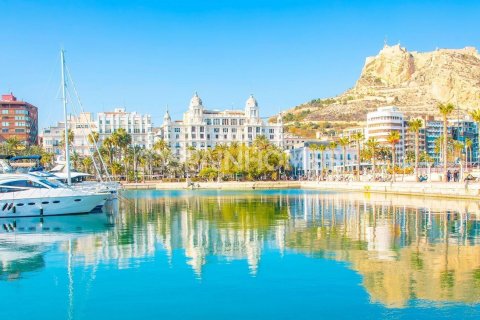 Apartment for sale Alicante, Spain 4 bedrooms, 98 sq.m. No. 67445 - photo 8
