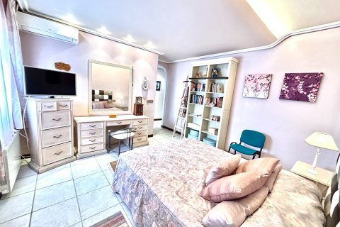 Villa till salu i La Mata, Alicante, Spanien 6 sovrum, 440 kvm. Nr. 161700 - foto 15