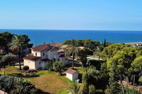 House à Castelldefels, Barcelona, Espagne 3 chambres, 286 m2 No. 167346
