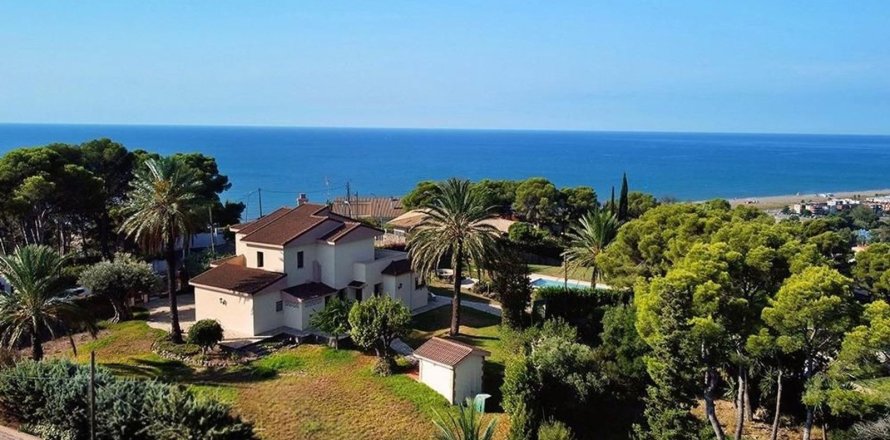 House à Castelldefels, Barcelona, Espagne 3 chambres, 286 m2 No. 167346