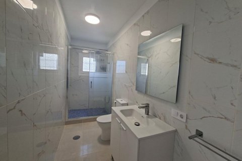 Townhouse for sale in Torrevieja, Alicante, Spain 3 bedrooms, 113 sq.m. No. 194887 - photo 8
