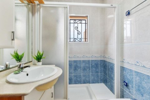 Radhus till salu i Alicante, Spanien 3 sovrum, 73 kvm. Nr. 145451 - foto 18