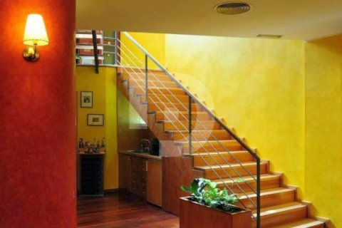 Veikals pārdošanā Spānijā 292 m2 Nr. 154874 - attēls 5