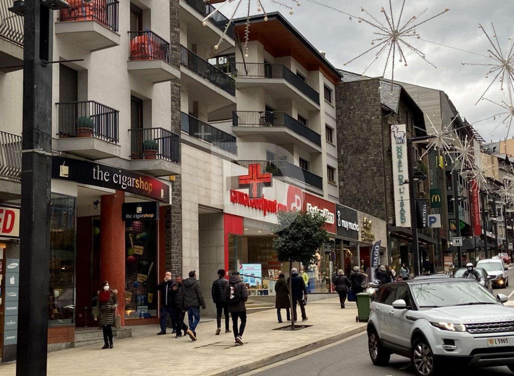 Retail store in Spain 292 sq.m. No. 154874