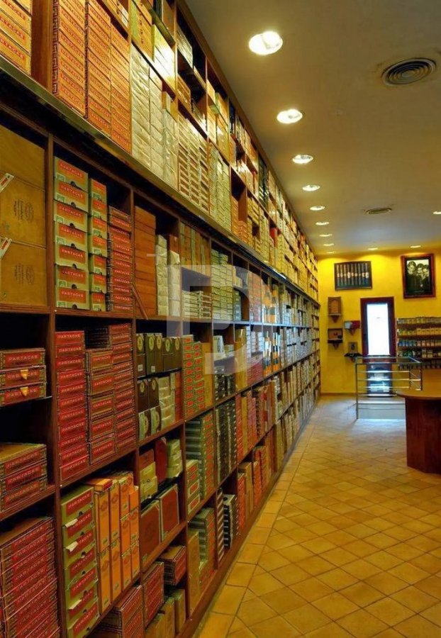 Retail store in Spain 292 sq.m. No. 154874