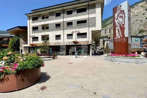 Veikals pārdošanā Spānijā 636 m2 Nr. 154873 - attēls 6