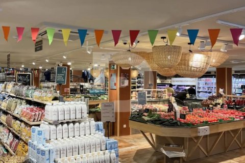 Veikals pārdošanā Spānijā 636 m2 Nr. 154873 - attēls 4