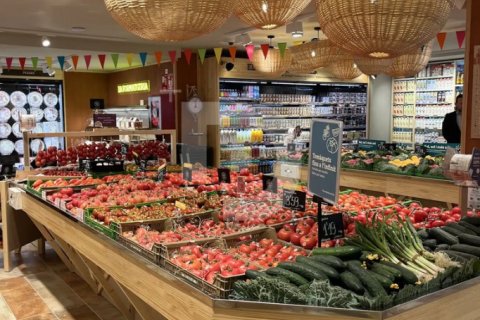 Veikals pārdošanā Spānijā 636 m2 Nr. 154873 - attēls 5