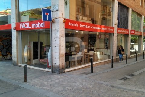 Retail store for sale in Gracia, Barcelona, Spain 395 sq.m. No. 154877 - photo 2