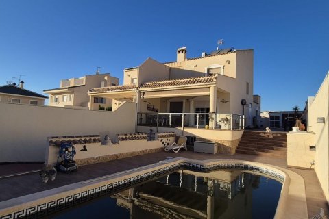 Casa in vendita Torrevieja, Alicante, Spagna 5 camere da letto, 290 mq. N° 113224 - foto 1