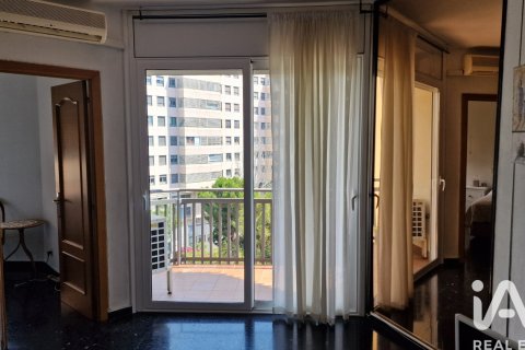 Huoneisto vuokrattavana Barcelona, Espanja, 2 makuuhuonetta, 75 m2 No. 187583 - kuva 2