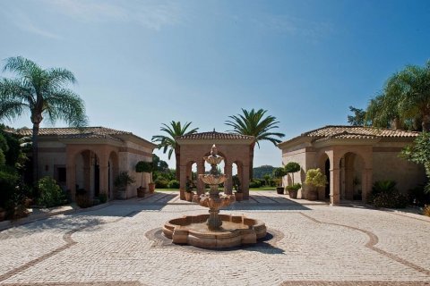 House for sale Malaga, Spain 5 bedrooms, 1156 sq.m. No. 69591 - photo 12