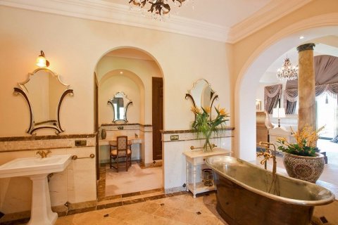 House for sale Malaga, Spain 5 bedrooms, 1156 sq.m. No. 69591 - photo 1