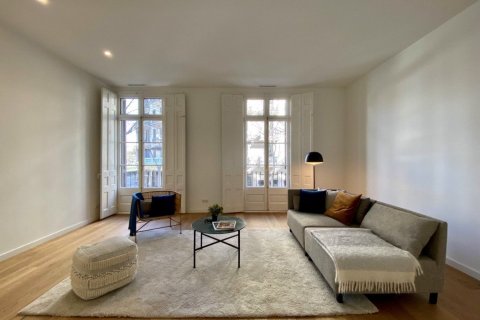 Apartament w Barcelona, Hiszpania 3 sypialnie, 125 mkw. nr 161319 – zdjęcie 24