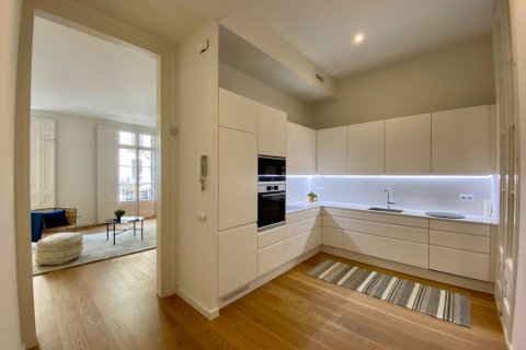 Apartament w Barcelona, Hiszpania 3 sypialnie, 125 mkw. nr 161319 – zdjęcie 5