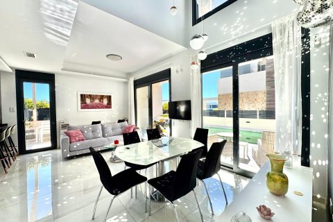 Villa zum Verkauf in Cabo Roig, Alicante, Spanien 4 Schlafzimmer, 271 m2 Nr. 161315 - Foto 25