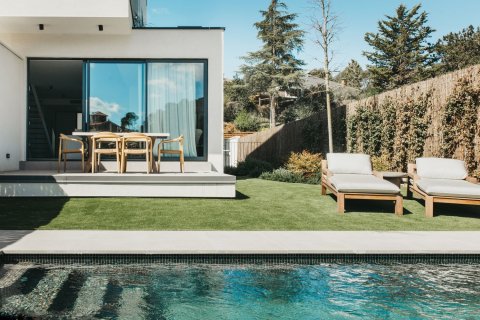 Villetta a schiera a Sant Cugat Del Valles, Barcelona, Spagna 4 camere da letto, 350 mq. N° 161320