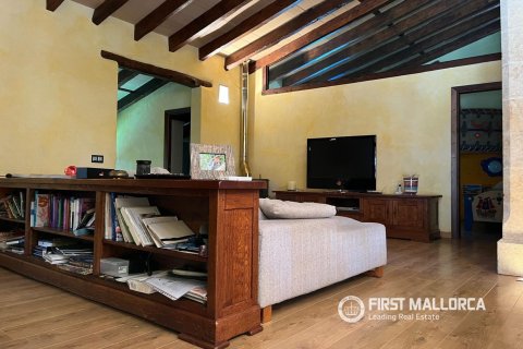 Villa for sale in Sa Pobla, Mallorca, Spain 6 bedrooms, 340 sq.m. No. 164594 - photo 7