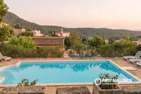 Radhus i Galilea, Mallorca, Spanien 4 sovrum, 209 kvm. Nr. 164597