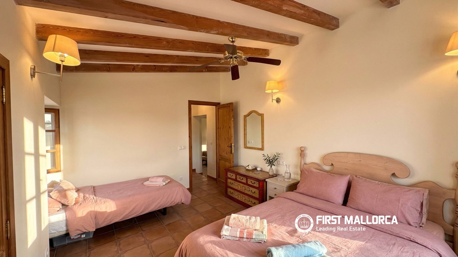 Villetta a schiera a Galilea, Mallorca, Spagna 4 camere da letto, 209 mq. N° 164597