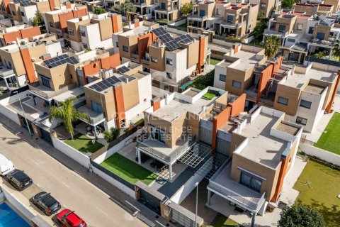 Willa w La Pobla de Vallbona, Valencia, Hiszpania 3 sypialnie, 205 mkw. nr 156908 – zdjęcie 2