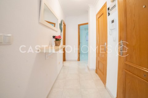 Apartamento en venta en Torrevieja, Alicante, España 3 dormitorios, 128 m2 No. 140461 - foto 8