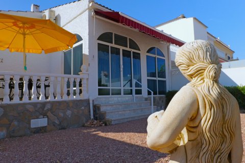 Villa for sale in Torrevieja, Alicante, Spain 2 bedrooms, 69 sq.m. No. 140467 - photo 3