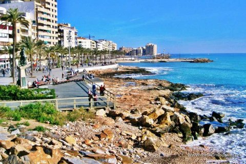 Apartament w Torrevieja, Alicante, Hiszpania 2 sypialnie, 67 mkw. nr 196892 – zdjęcie 14