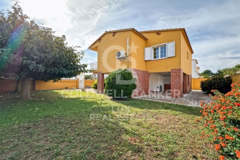 Продажа дома в Л'Эскала, Герона, Испания 3 спальни, 166м2 №157413 - фото 23