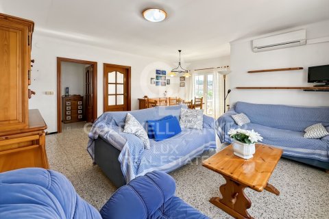 Продажа дома в Л'Эскала, Герона, Испания 3 спальни, 166м2 №157413 - фото 2