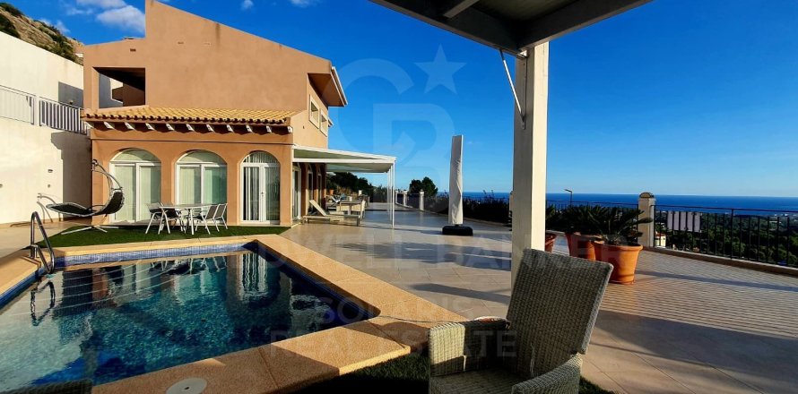 Bliźniak w Altea, Alicante, Hiszpania 3 sypialnie, 255 mkw. nr 157409