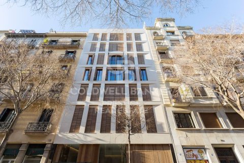 Apartment for sale in Barcelona, Spain 2 bedrooms, 130 sq.m. No. 157408 - photo 3