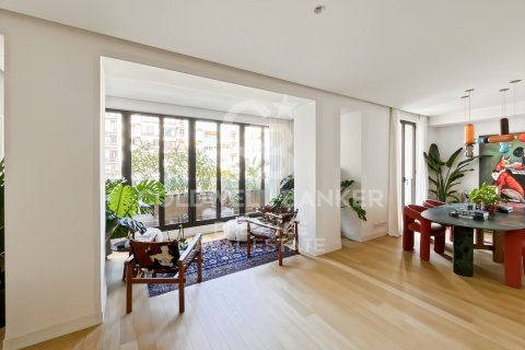 Apartment à Barcelona, Espagne 2 chambres, 130 m2 No. 157408