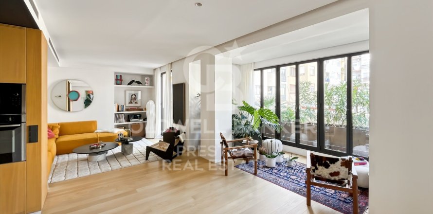 Apartment in Barcelona, Spain 2 bedrooms, 130 sq.m. No. 157408