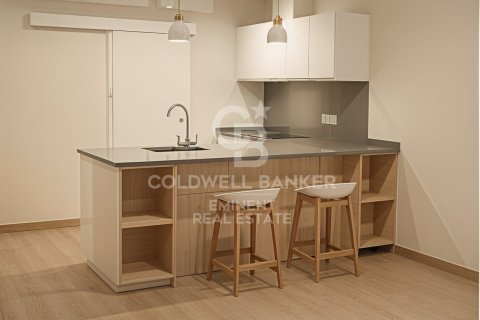 Huoneisto myytävänä Barcelona, Espanja, 2 makuuhuonetta, 75 m2 No. 157412 - kuva 2