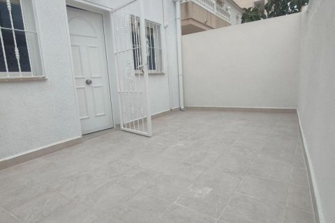 Talo myytävänä Torrevieja, Alicante, Espanja, 2 makuuhuonetta, 72 m2 No. 186853 - kuva 8