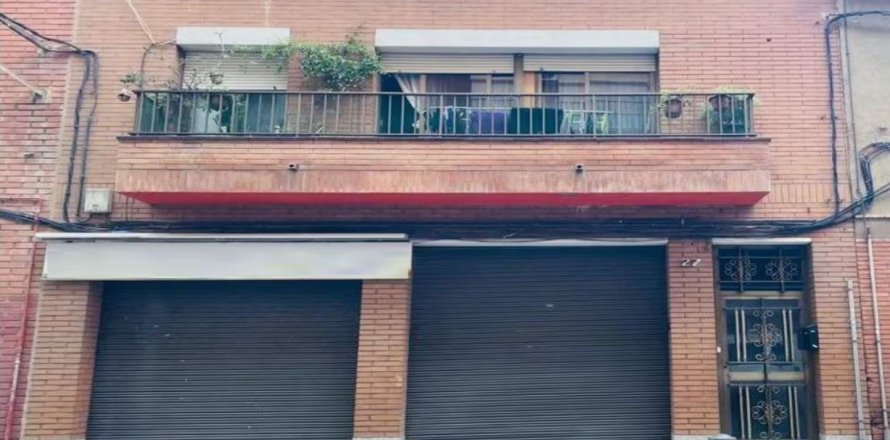 Talo Rubi, Barcelona, Espanja 4 makuuhuonetta, 256 m2 No. 191549