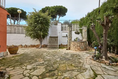 Apartment for sale in Canet de Mar, Barcelona, Spain 11 bedrooms, 595 sq.m. No. 166916 - photo 7