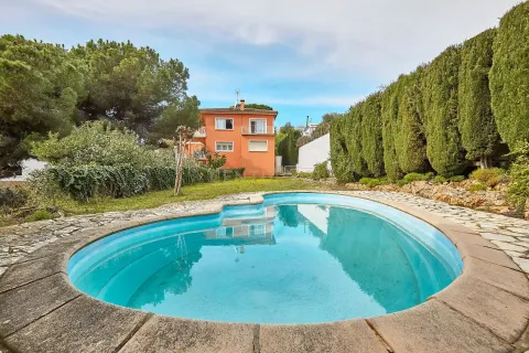 Apartment in Canet de Mar, Barcelona, Spain 11 bedrooms, 595 sq.m. No. 166916