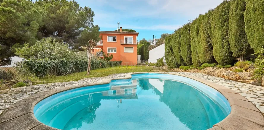 Apartment in Canet de Mar, Barcelona, Spain 11 bedrooms, 595 sq.m. No. 166916
