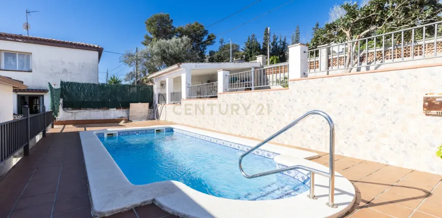 House in Olivella, Barcelona, Spain 4 bedrooms, 135 sq.m. No. 166917