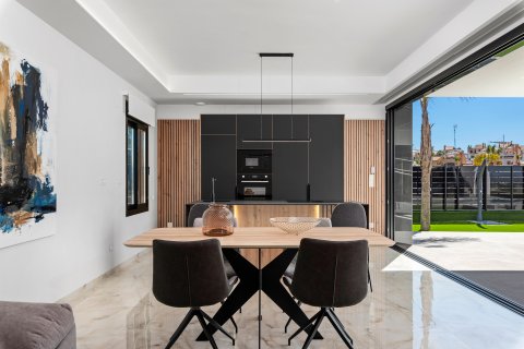 Продажа виллы в Ломас де ла Хулиана, Аликанте, Испания 3 спальни, 168м2 №163319 - фото 13