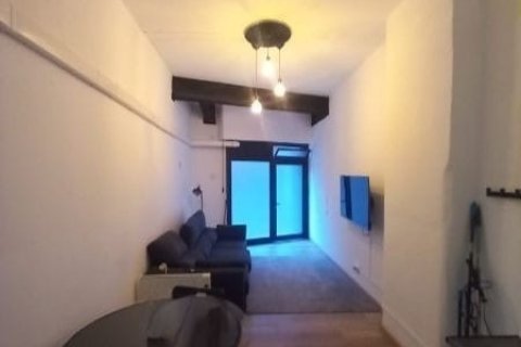 Commercial property in Badalona, Barcelona, Spain 2 bedrooms, 163 sq.m. No. 185359