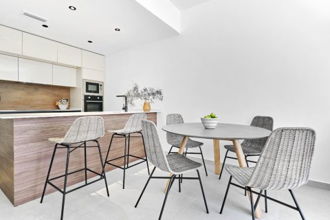 Продажа квартиры в Торревьеха, Аликанте, Испания 2 спальни, 90м2 №145570 - фото 4