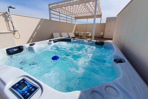 Huoneisto myytävänä Pinar De Campoverde, Alicante, Espanja, 3 makuuhuonetta, 118 m2 No. 145569 - kuva 4