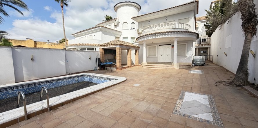 Villa à San Miguel de Salinas, Alicante, Espagne 6 chambres, 450 m2 No. 193150