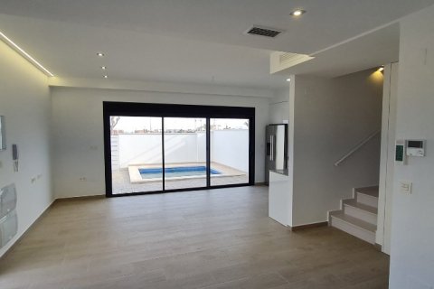 Villa à vendre à La Zenia, Alicante, Espagne, 3 chambres, 117 m2 No. 145755 - photo 3