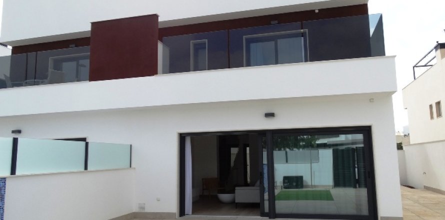Townhouse à Torre de la Horadada, Alicante, Espagne 3 chambres, 129 m2 No. 145753