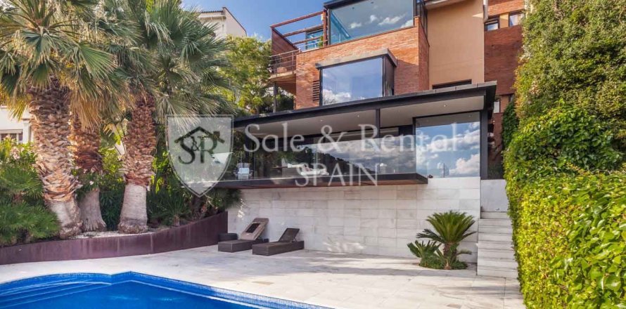 Māja Sitges, Barcelona, Spānijā 3 istabas, 223 m2 Nr. 166652