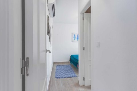 Kaupunkipientalo myytävänä Torrevieja, Alicante, Espanja, 4 makuuhuonetta, 71 m2 No. 145308 - kuva 10